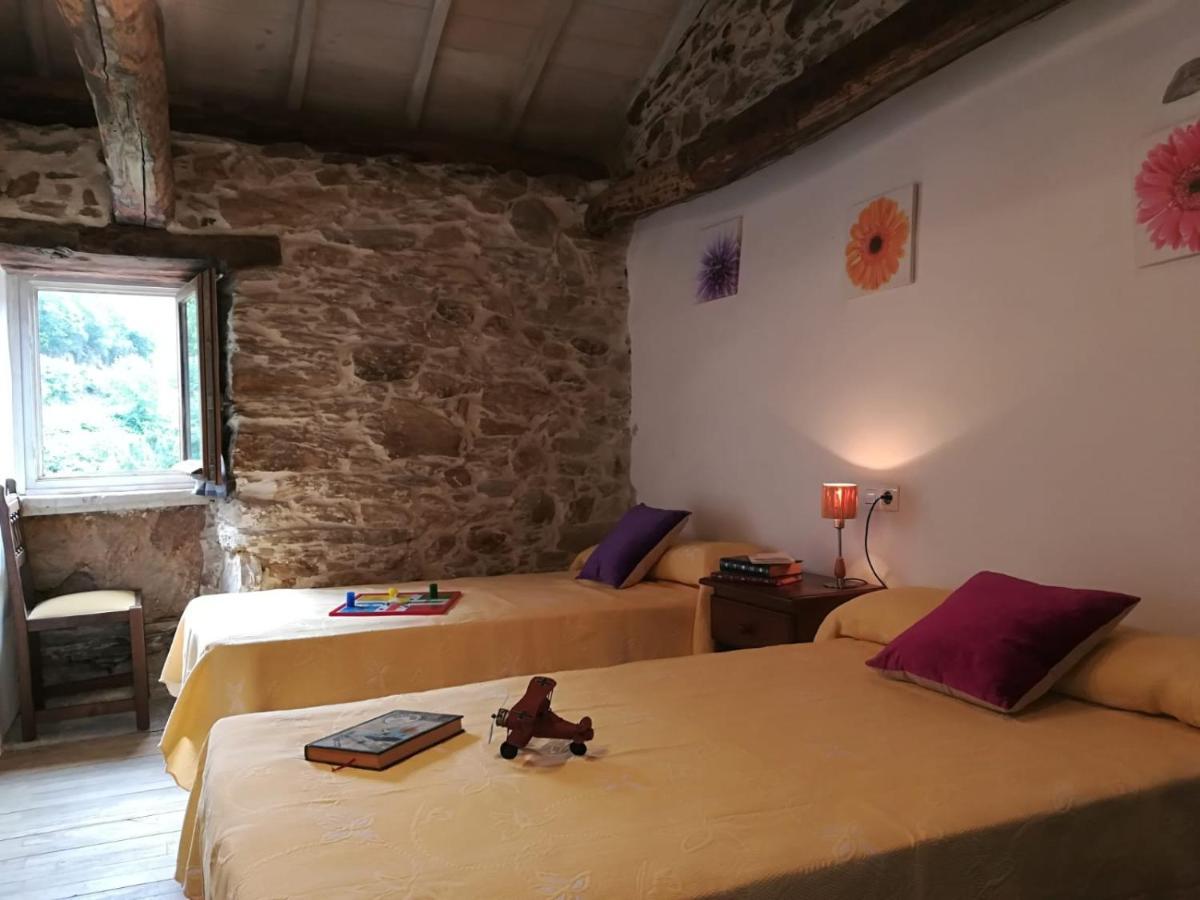 Las Casitas De Peares Βίλα Carballedo  Εξωτερικό φωτογραφία